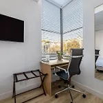 Beautiful Cozy Corner View Room With Private Parking Close To Caltech Convention Center